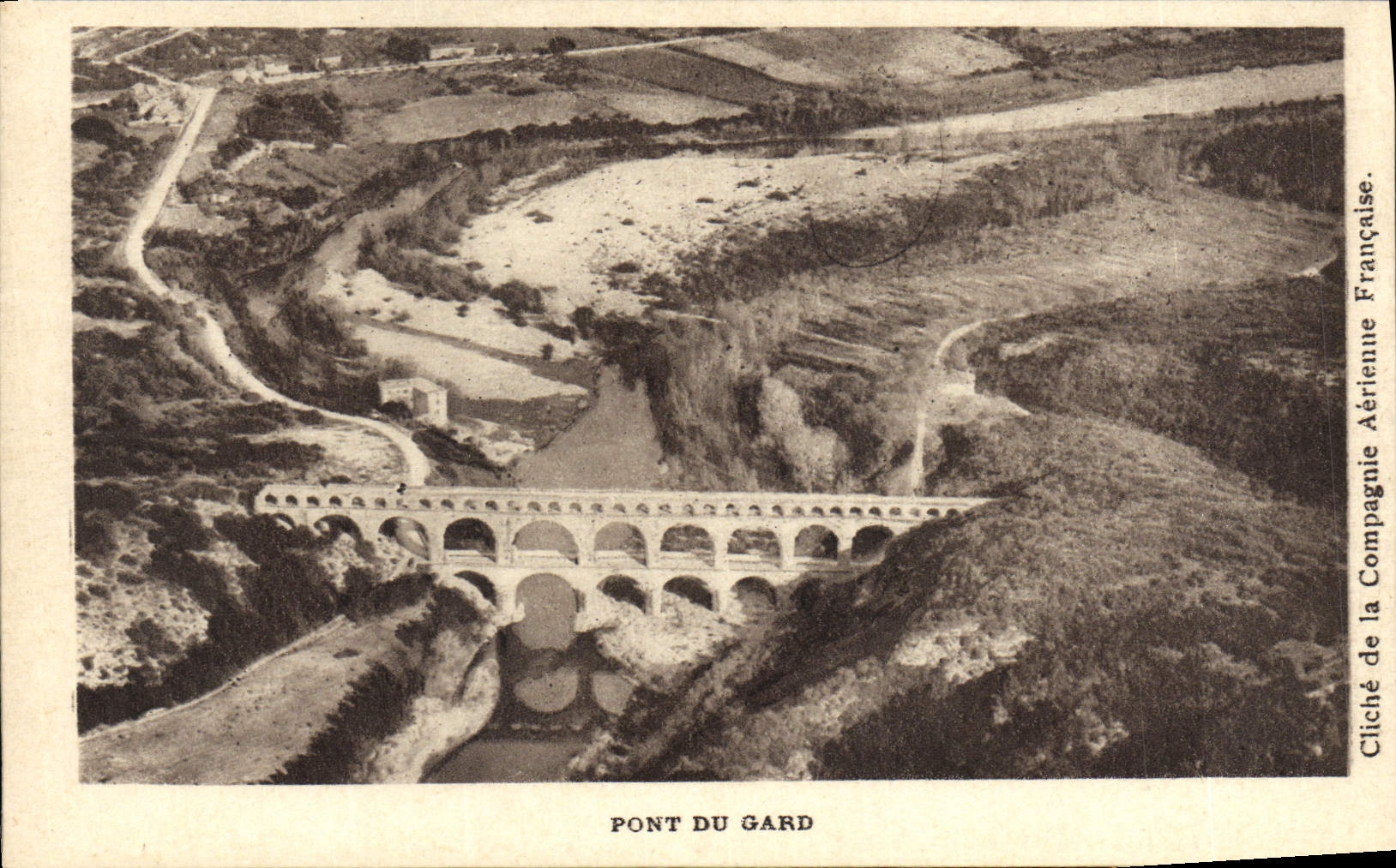 Puente francés de la compañía de línea aérea de la POSTAL de la VENDIMIA de los estereotipos de Gard