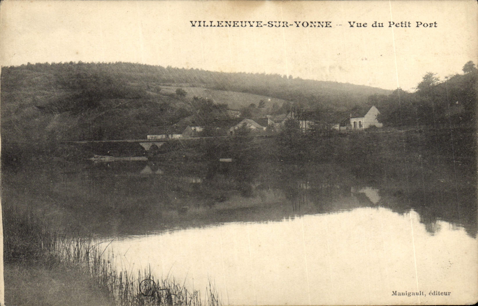 VINTAGE POSTCARD Villeneuve On Yonne Seen Of the Small Port