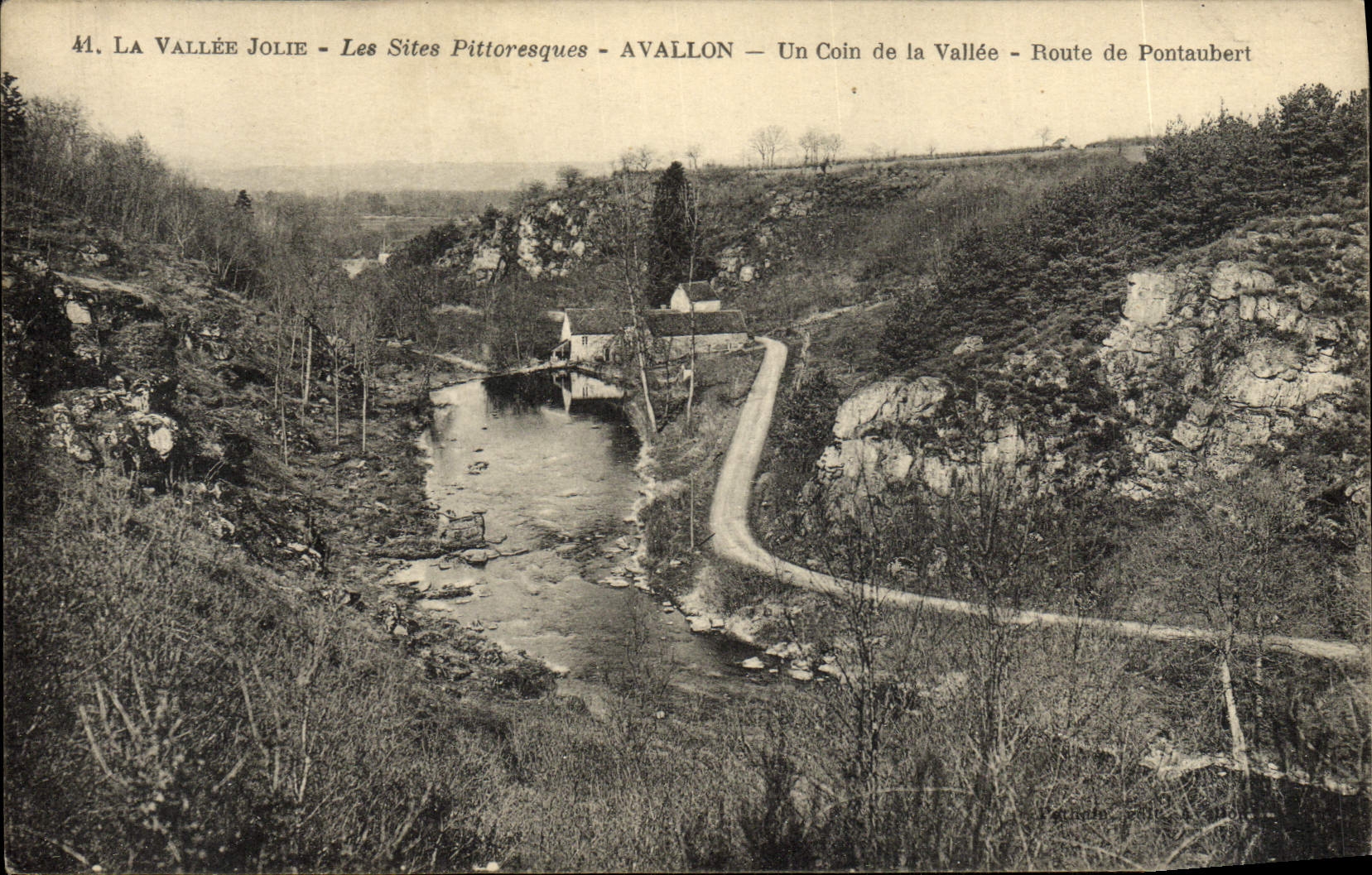 Valle de la POSTAL de la VENDIMIA del primo los sitios pintorescos Avallon una esquina del camino del valle de Pontaubert