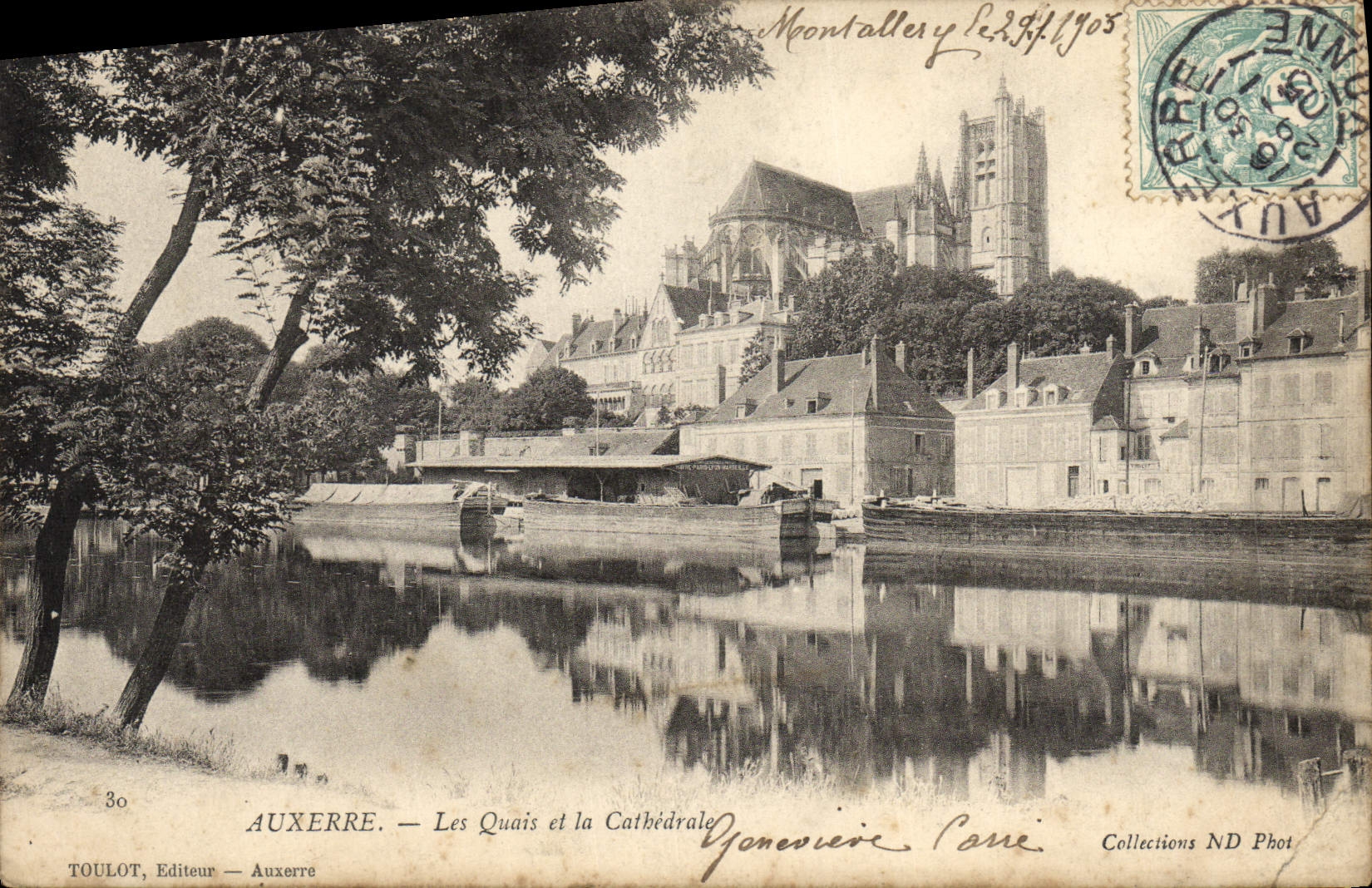 CPA Auxerre Les Quais Et La Cathedrale