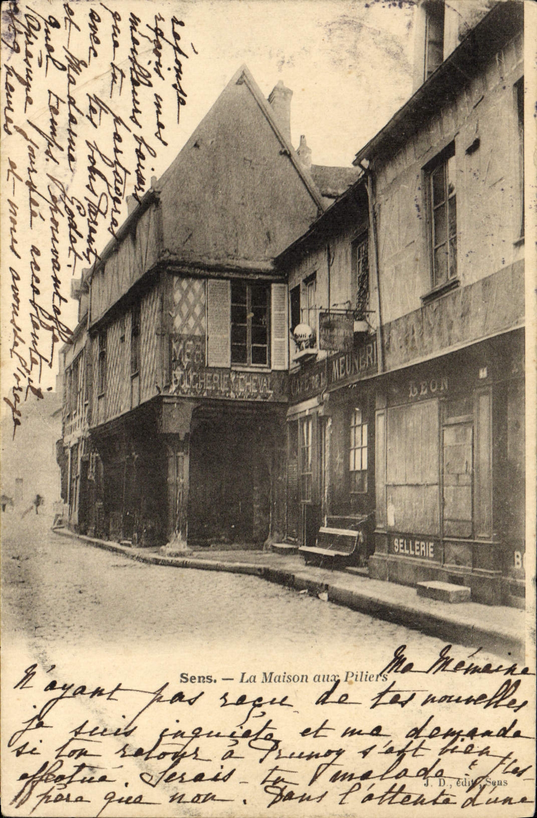 VINTAGE POSTCARD Sens the House With the Pillars