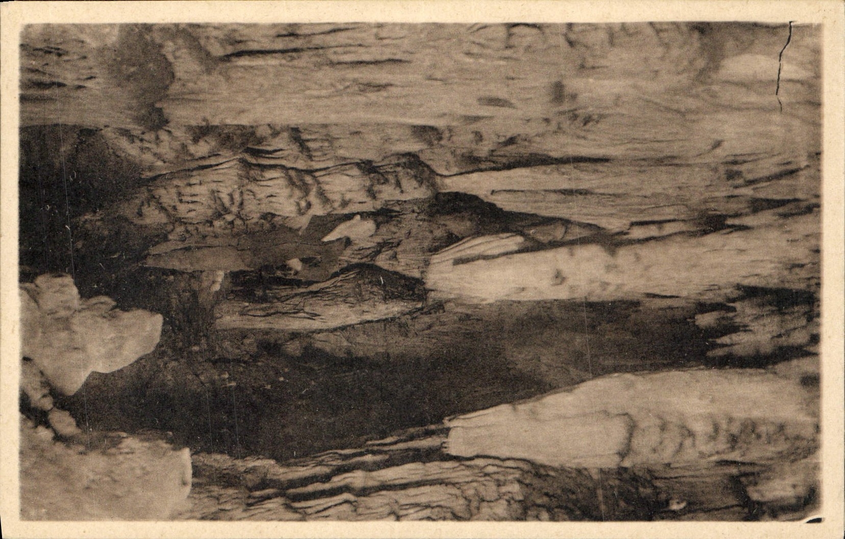 CPA Grottes D'Arcy Sur Cure Salon Gothique