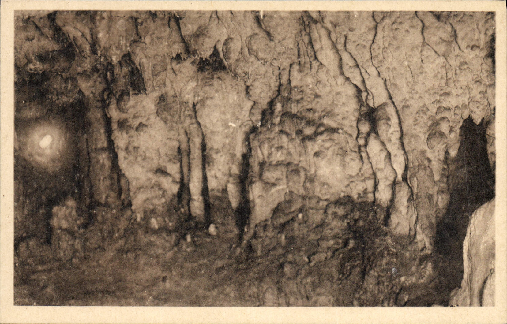 VINTAGE POSTCARD Caves D' Arcy On Cure Thousand Columns