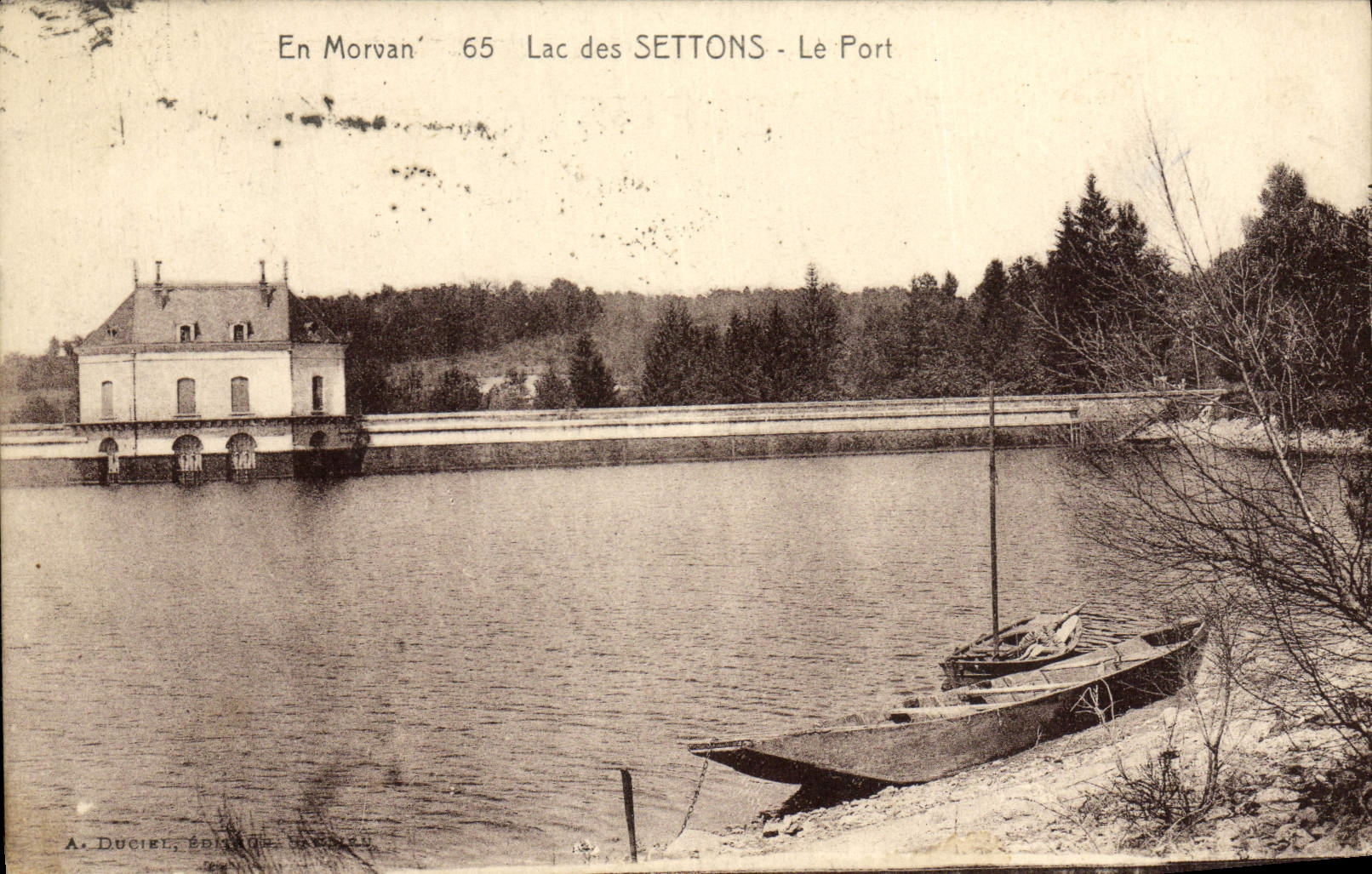 CPA En Morvan Lac Des Settons Le Port