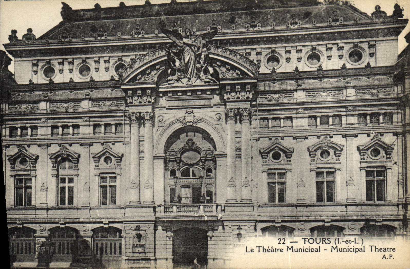 CPA Tours Le theatre Municipal