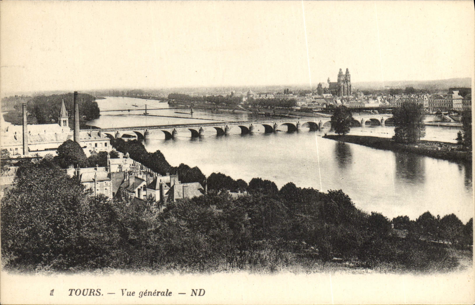 CPA Tours Vue Generale