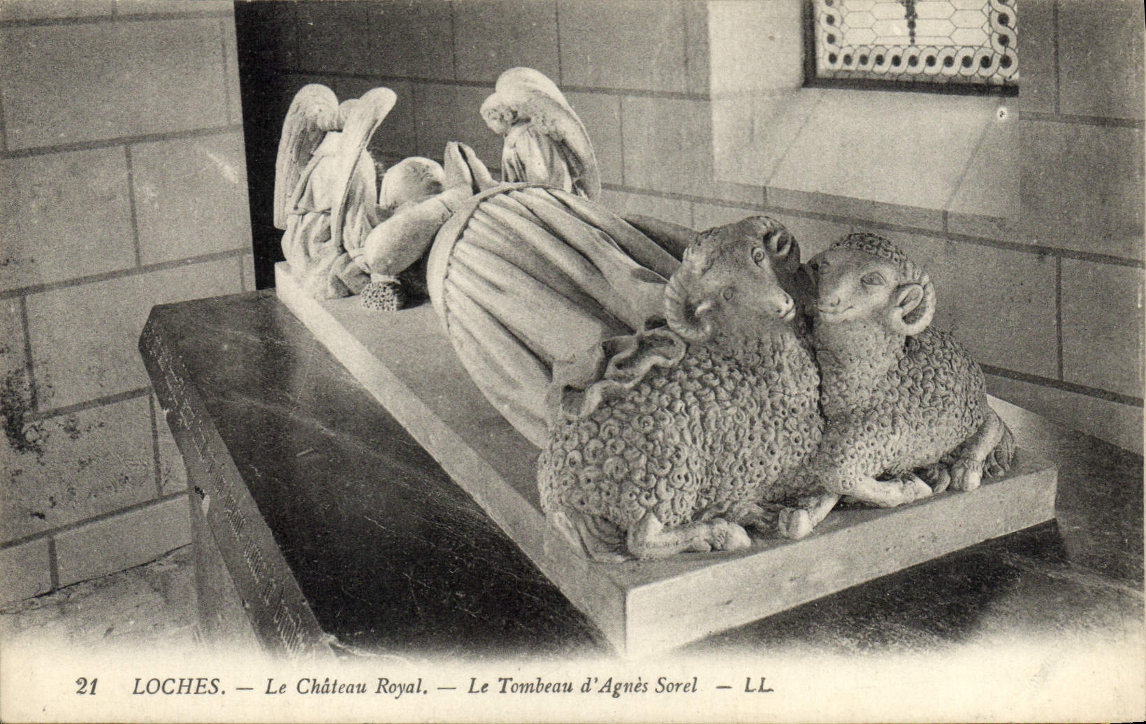 VINTAGE POSTCARD Loaches the Royal Castle the Tomb Of Agnes Sorel