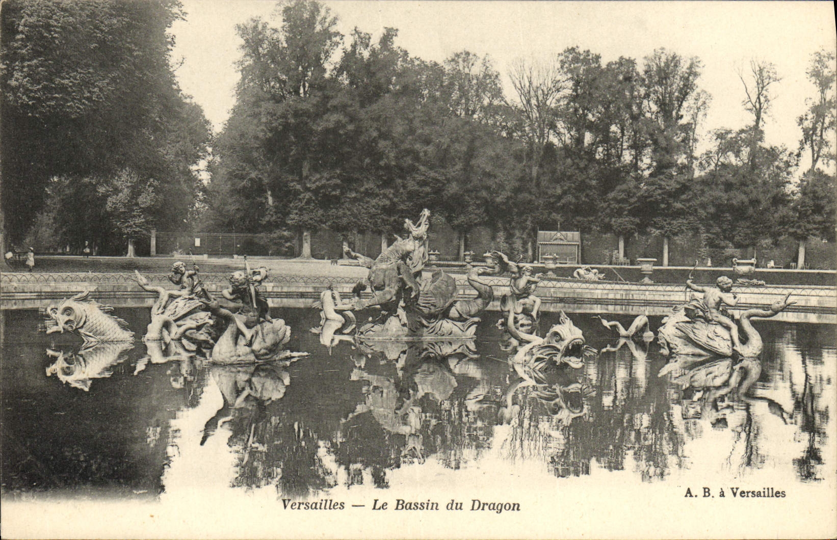 CPA Versailles Le Bassin Du Dragon