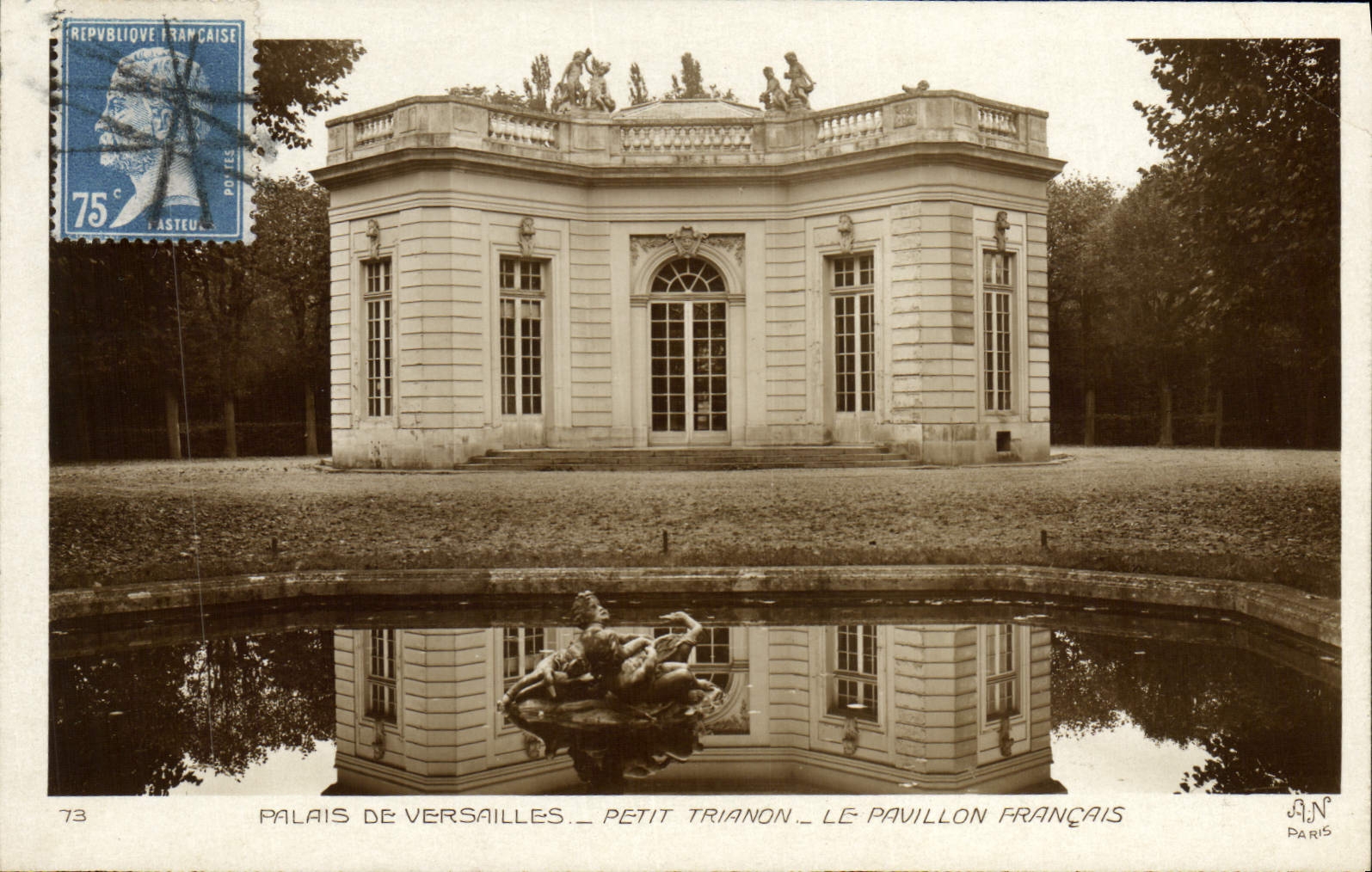 CPA Palais De Versailles Petit Trianon Le Pavillon Francais