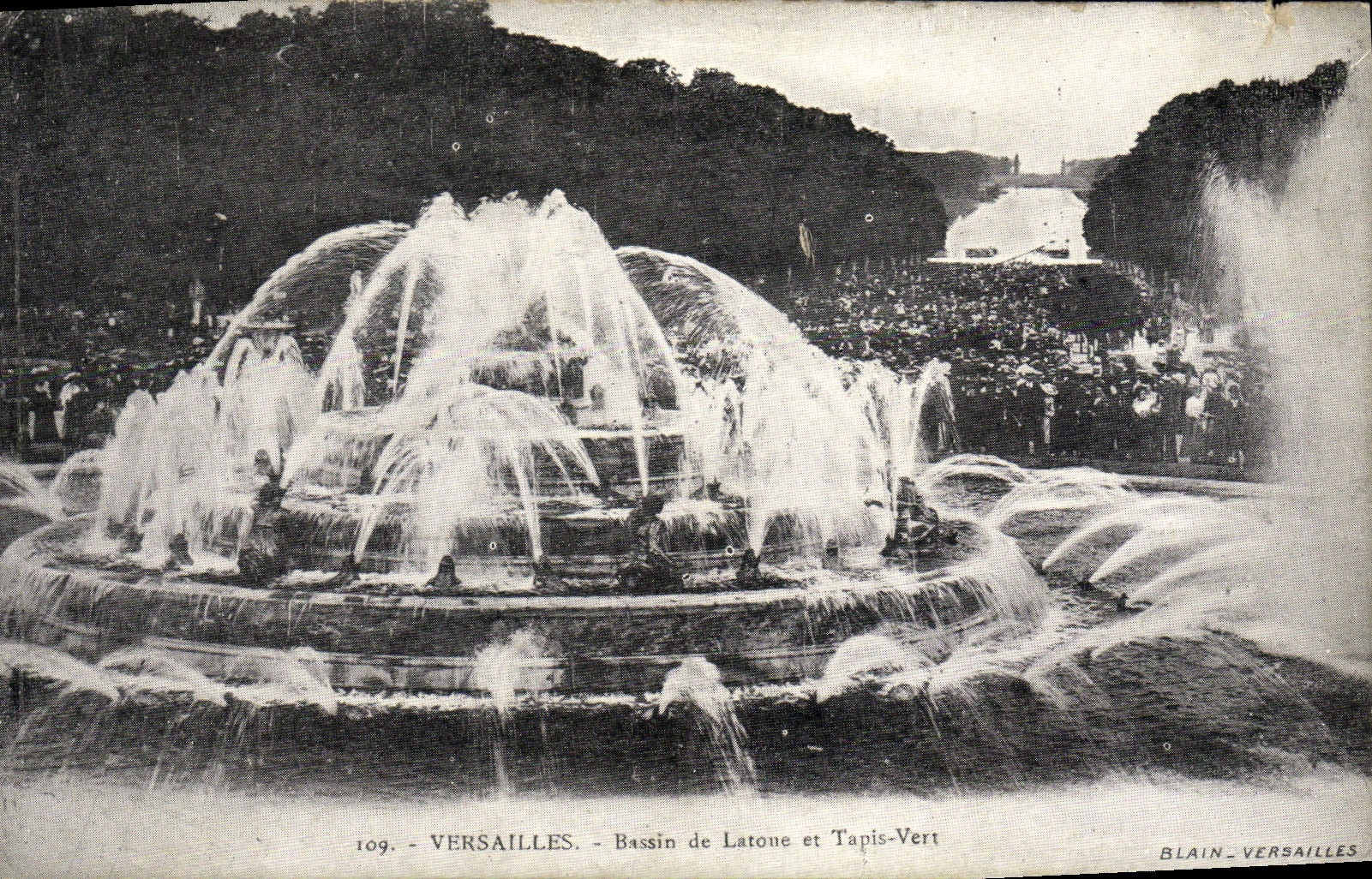 CPA Versailles Bassin De Latone Et Tapis Vert