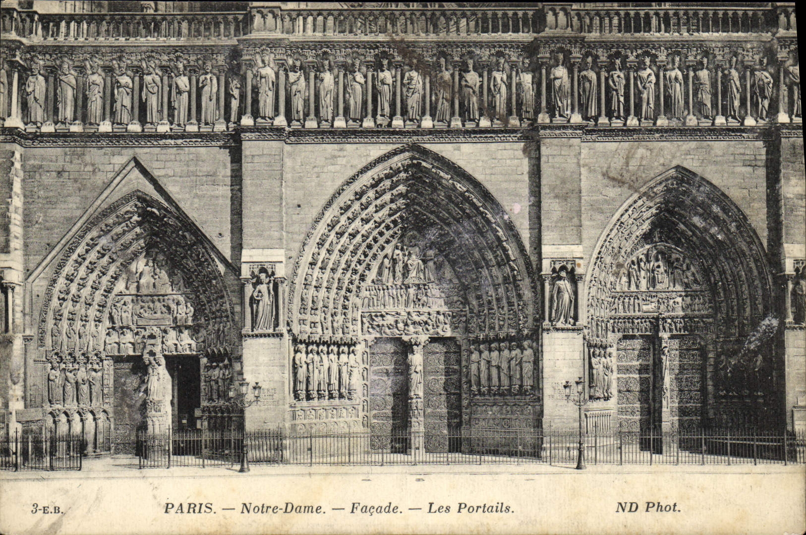CPA Paris Notre Dame Facade Les Portails