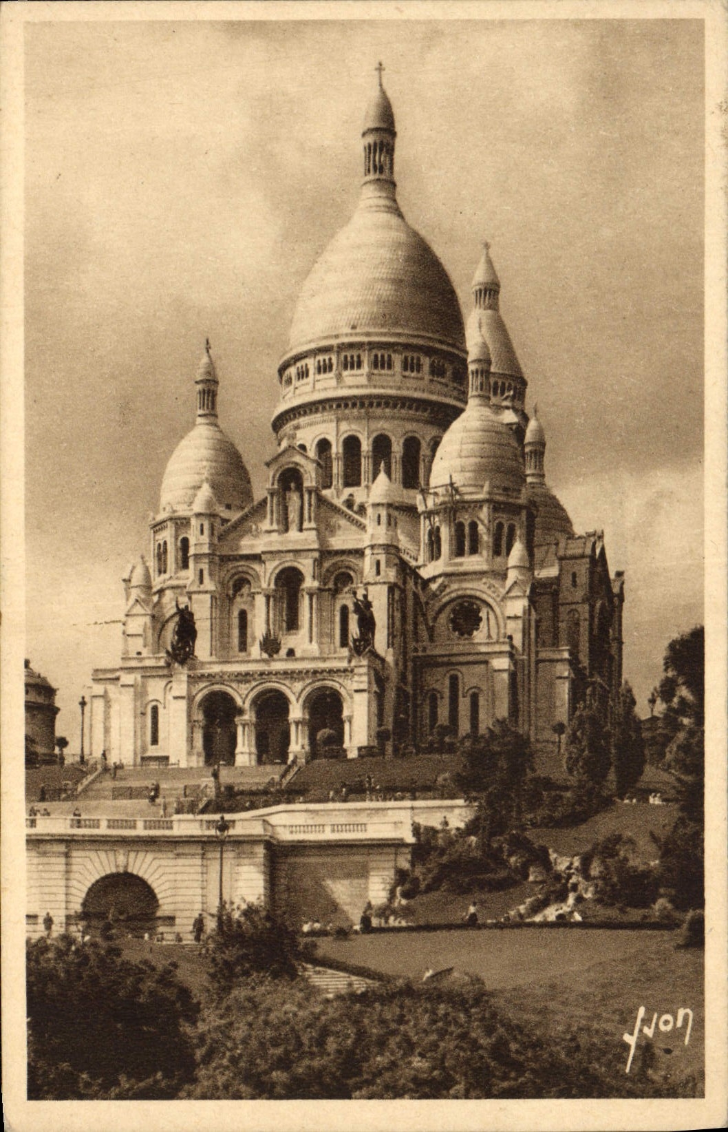 CPA Paris En Flanant Basilique Du Sacre Coeur De Montmartre