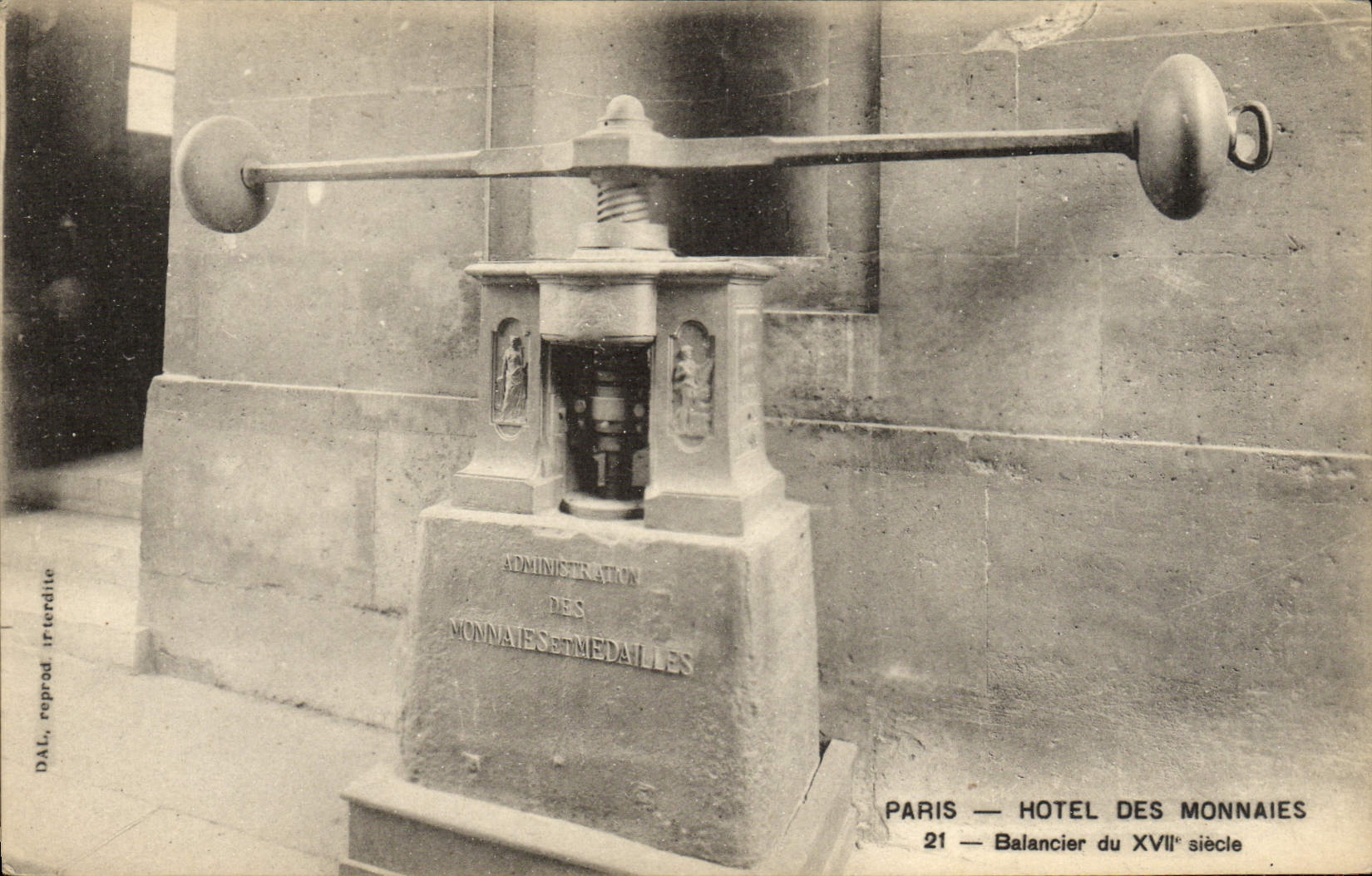 CPA Paris Hotel Des Monnaies Balancier Du 17eme
