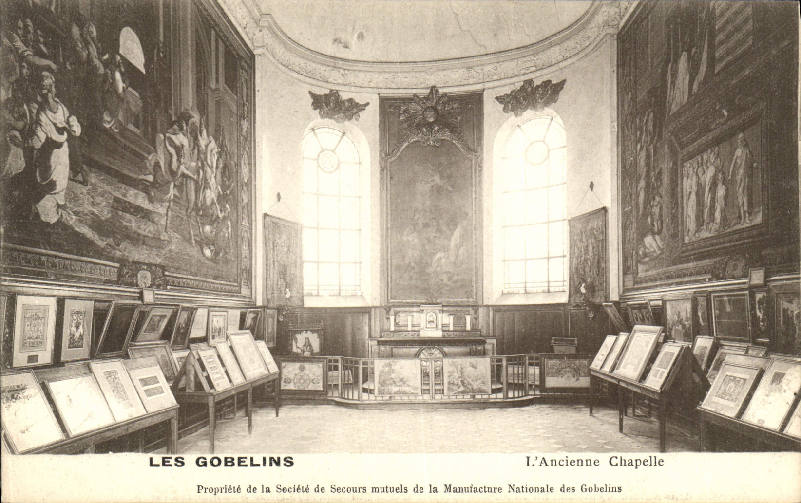 CPA Les Gobelins L'Ancienne Chapelle Paris Musee