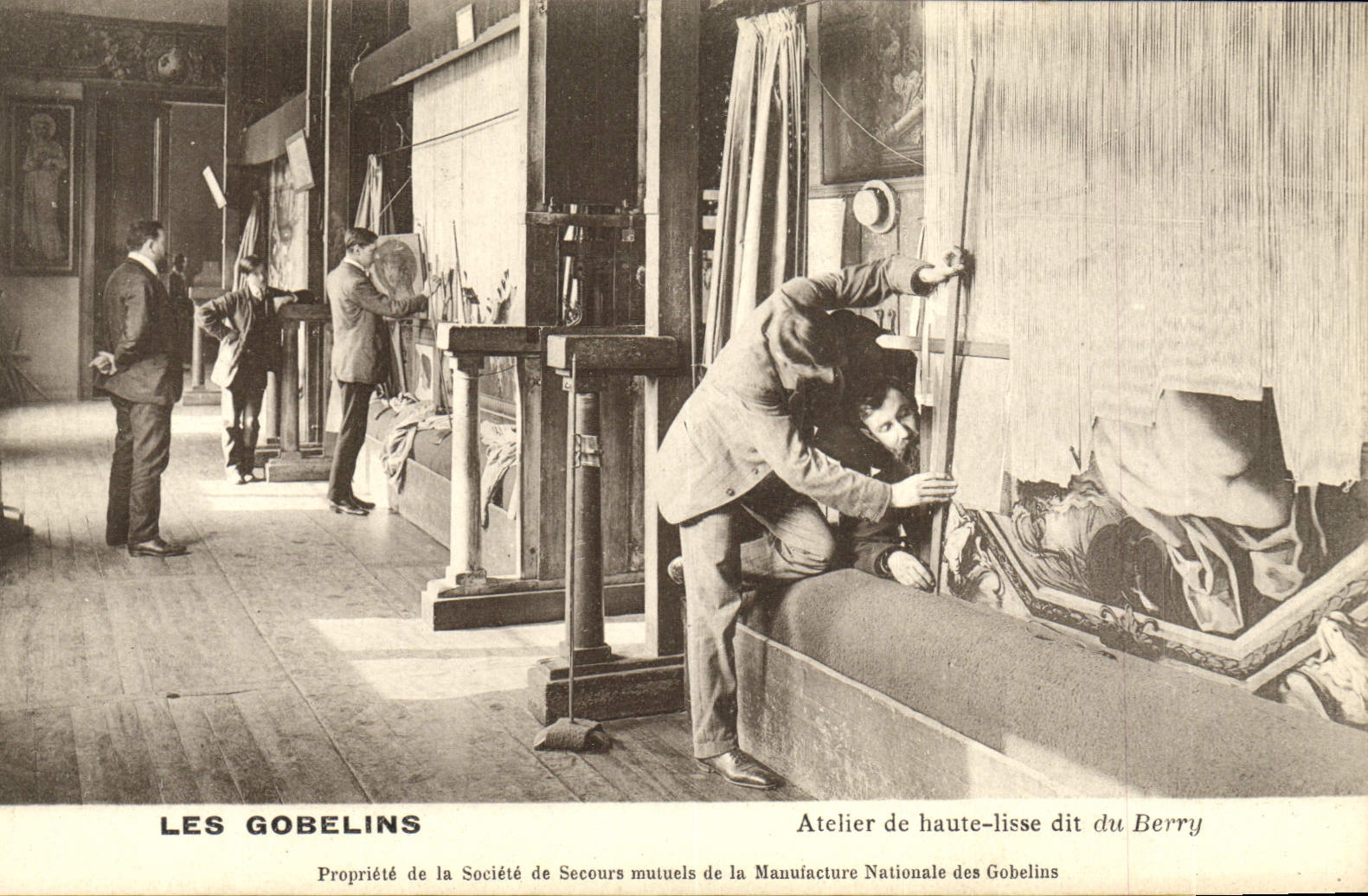 POSTAL de la VENDIMIA el taller de los Goblins del alto larguero conocido en fecha el museo de París de la baya