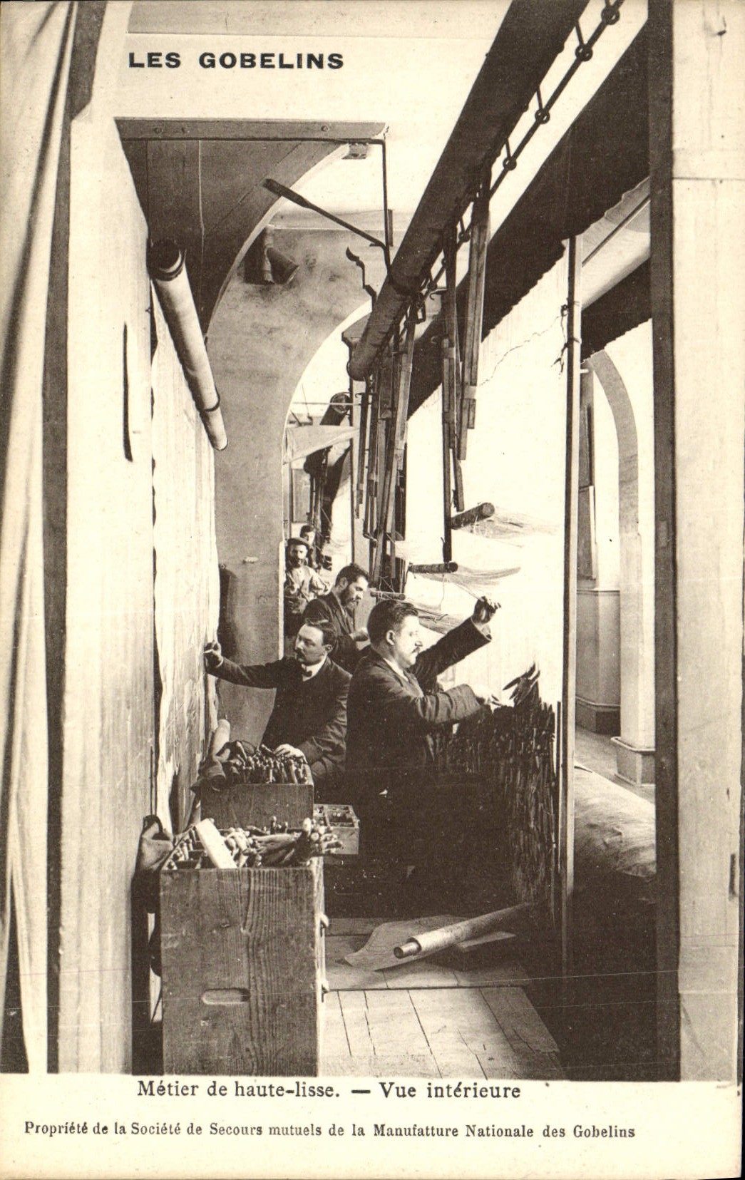 VINTAGE POSTCARD the Goblins Trade Of High Stringer Seen Interior Paris Museum