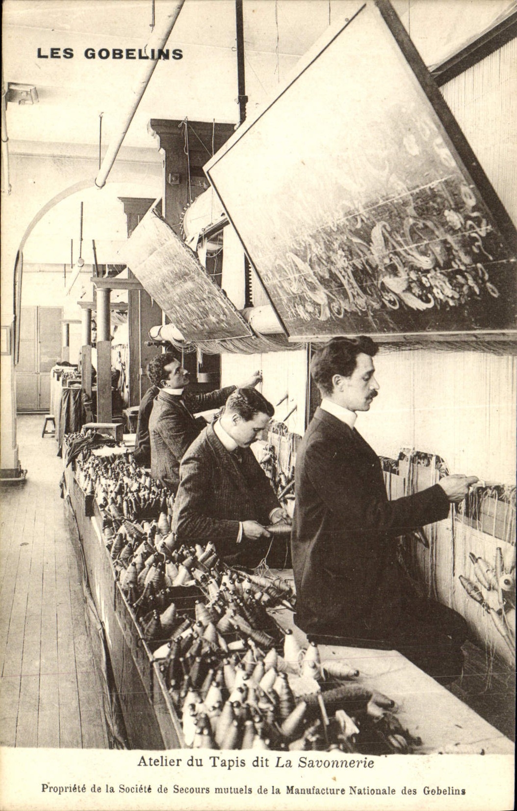 CPA Les Gobelins Atelier Du Tapis Dit La Savonnerie Musee Paris