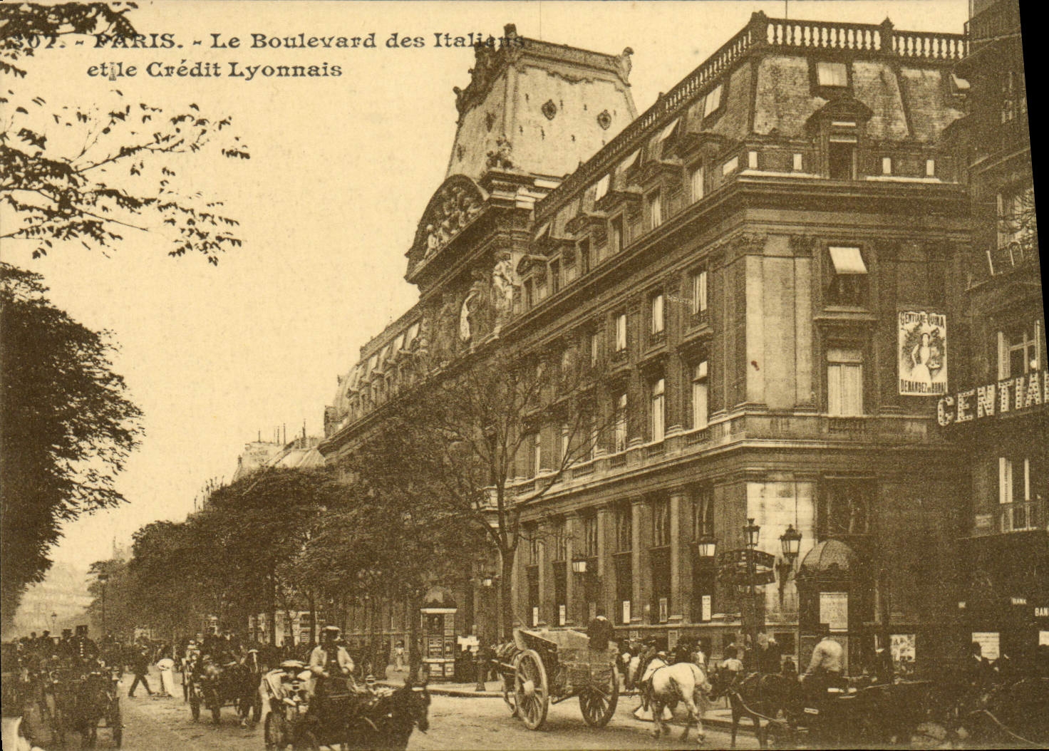 CPA Paris La Boulevard Des Italiaus Et le Credit Lyonnais Banque 