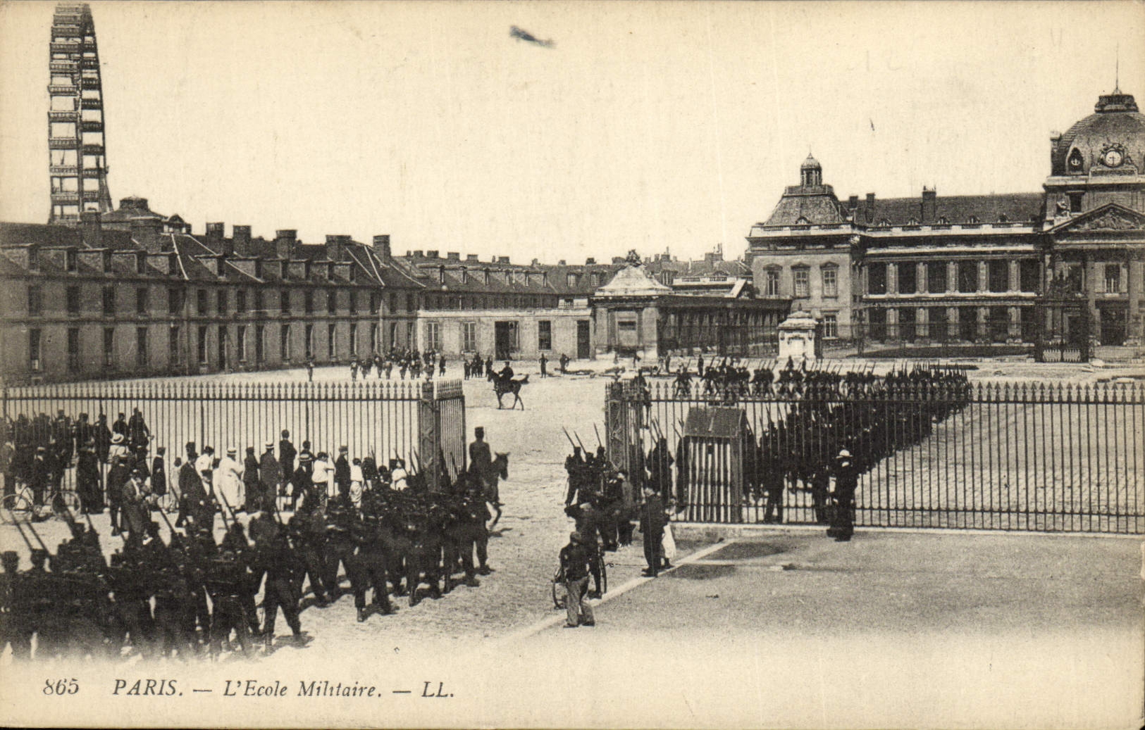 CPA Paris L'Ecole Militaire Militaria