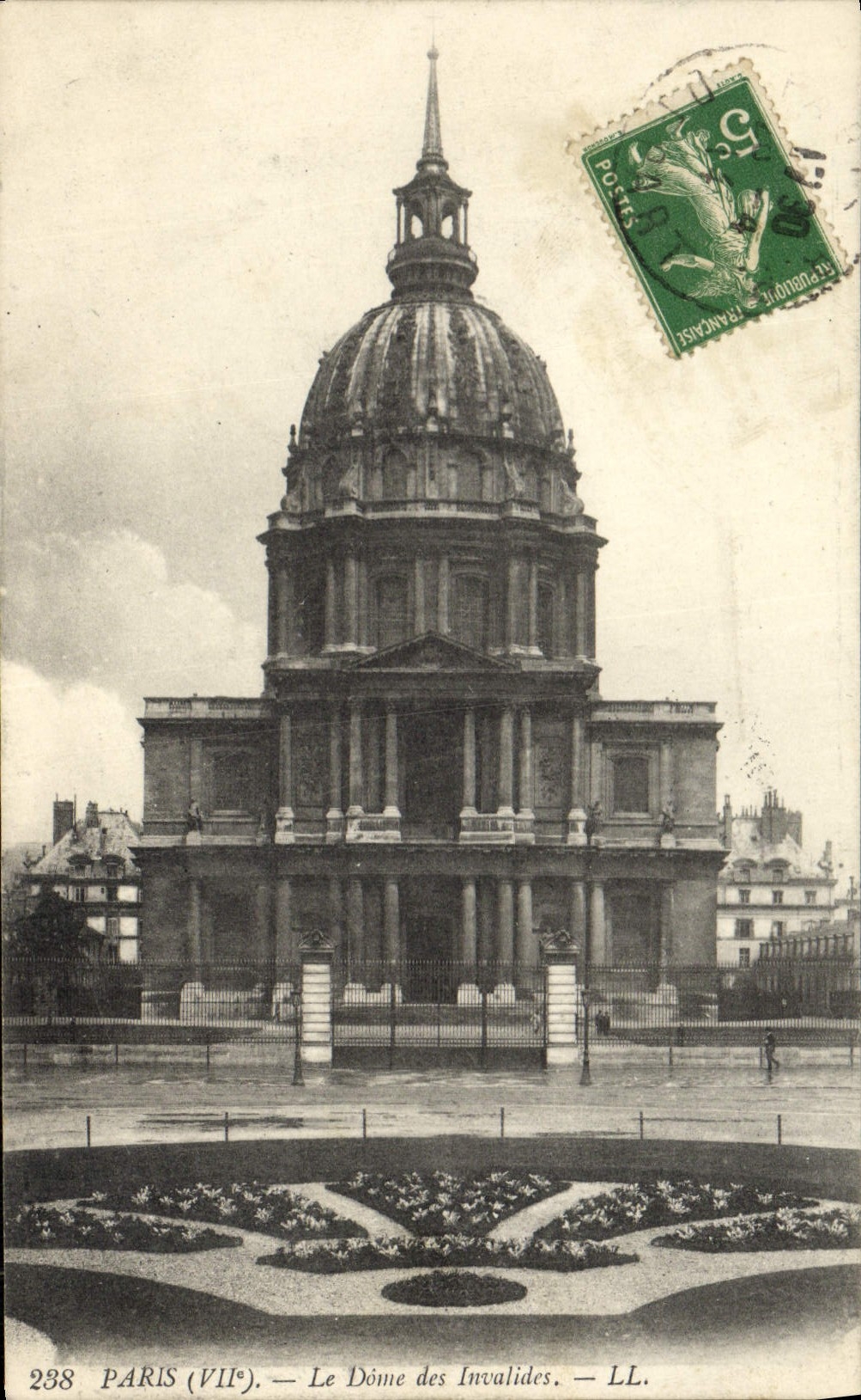 CPA Paris Le Dome Des invalides