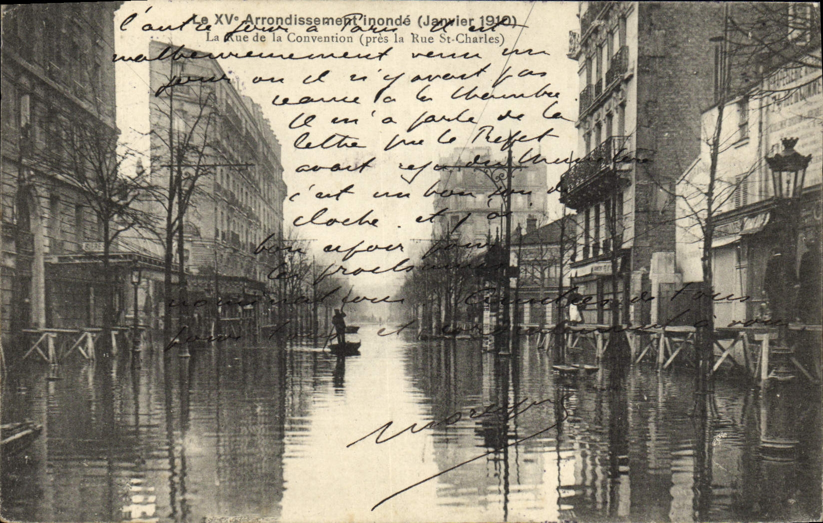 VINTAGE POSTCARD the District Floods the Street Of Convention close the Street St Charles