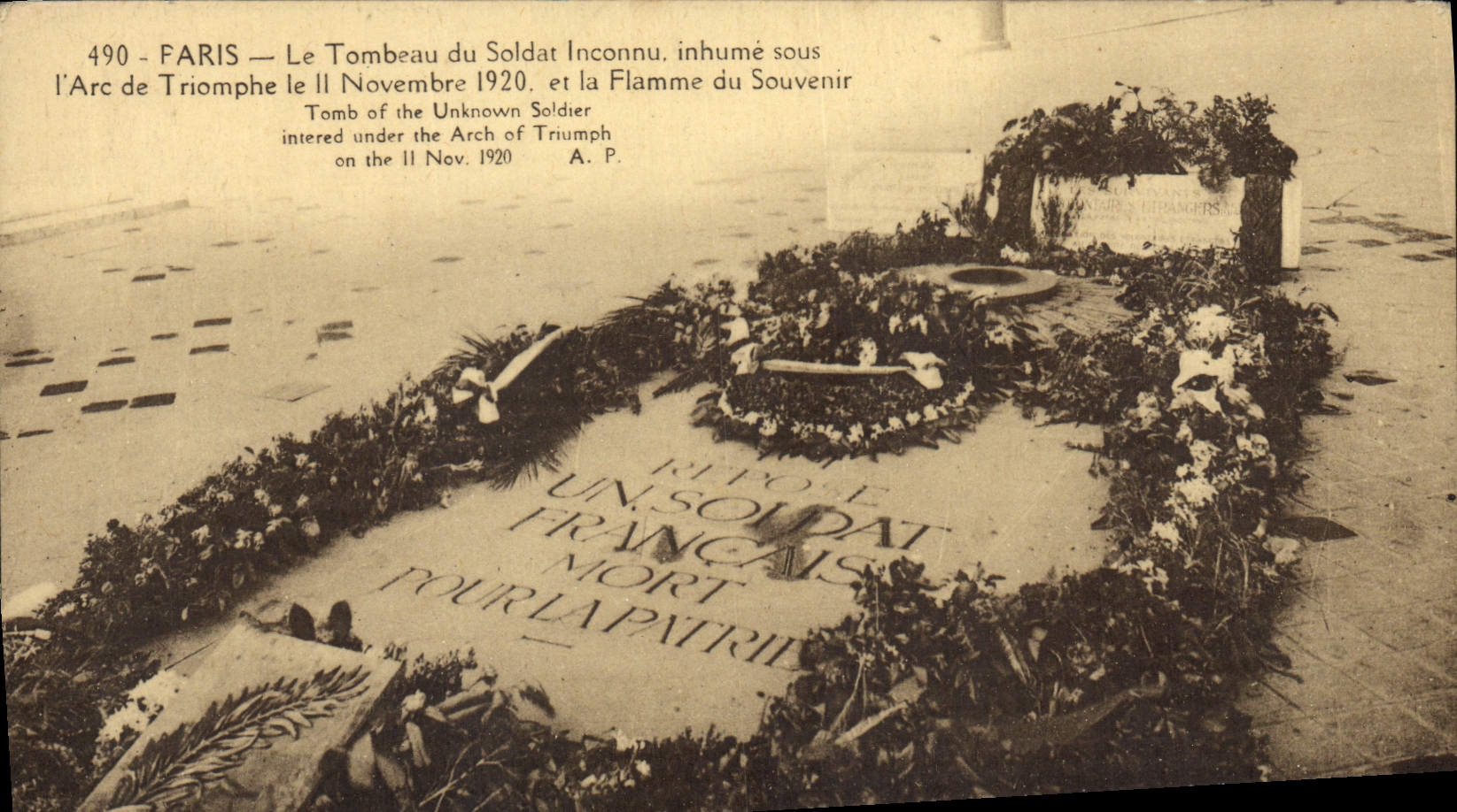 POSTAL París de la VENDIMIA que la tumba del soldado desconocido entierra debajo Arc de Triomphe
