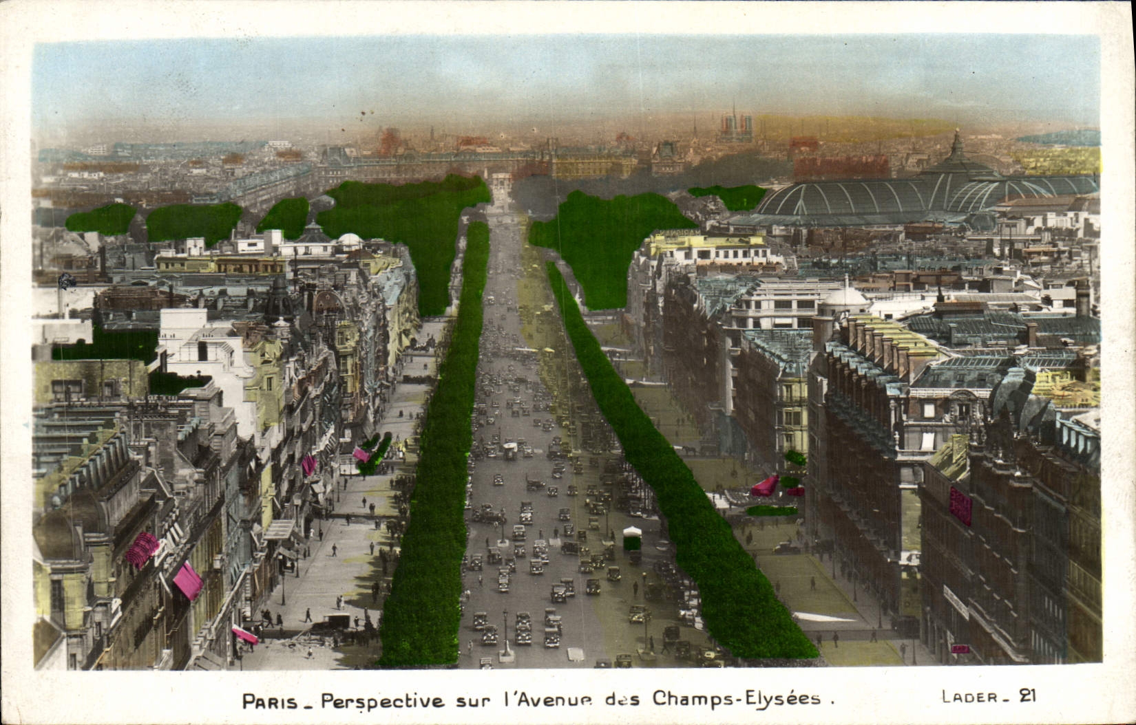 CPA Paris Perspective Sur l'Avenue Des Champs Elysees