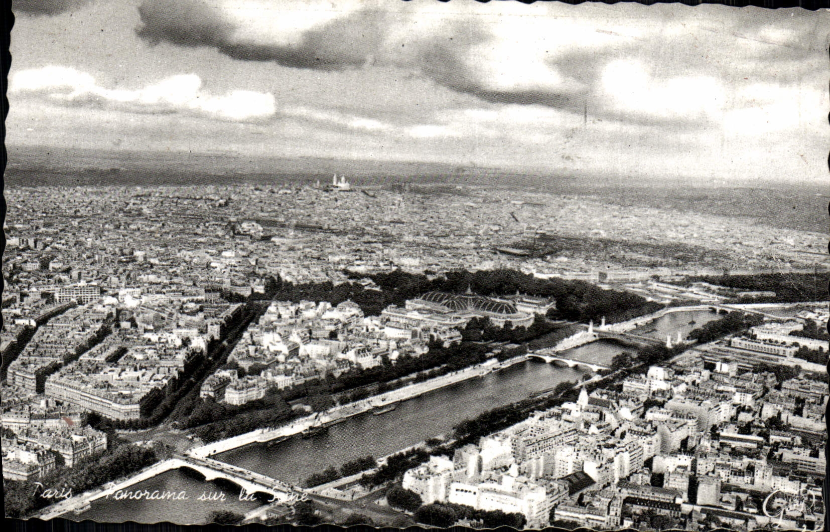 CPM Paris Panorma Sur La Seine 