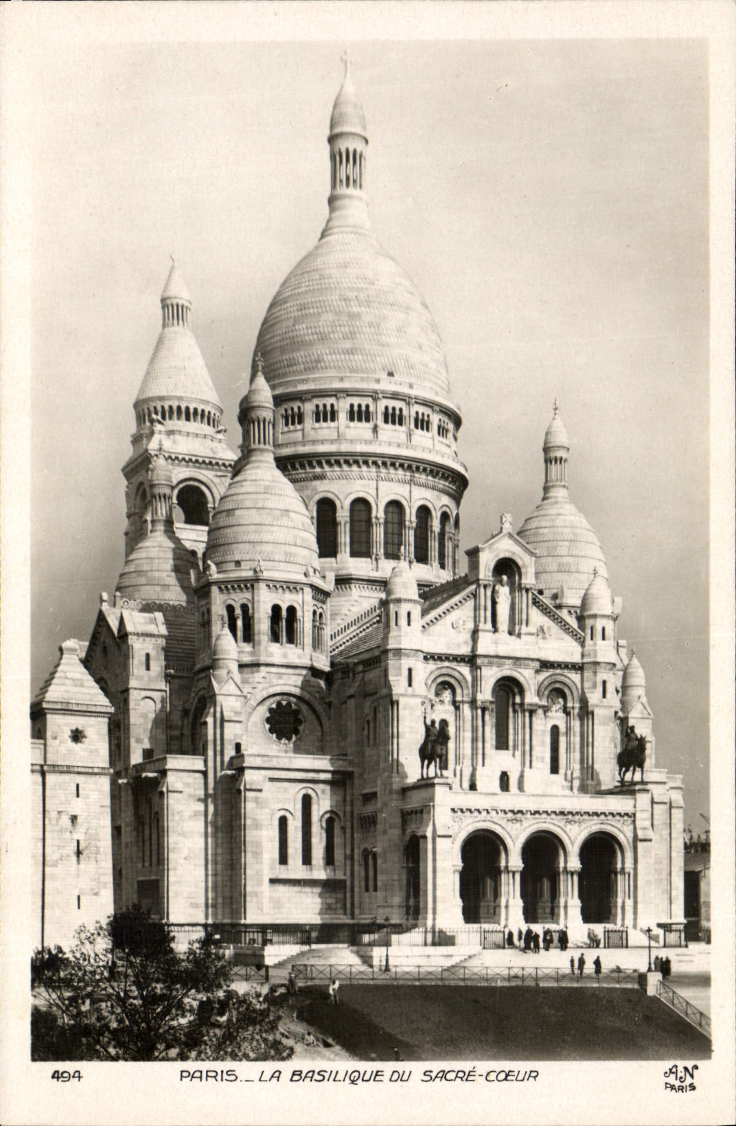 CPA Paris La Basilique Du Sacre Coeur