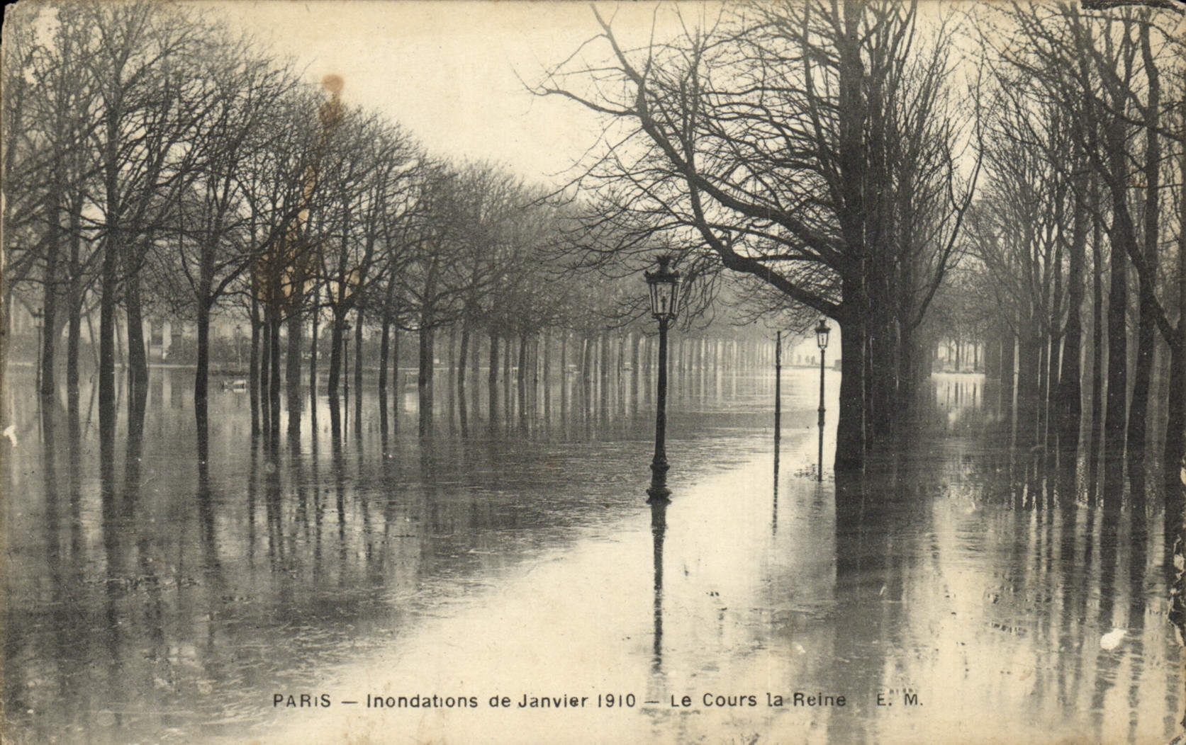 VINTAGE POSTCARD Paris Floods Of January 1910 the Course the Queen