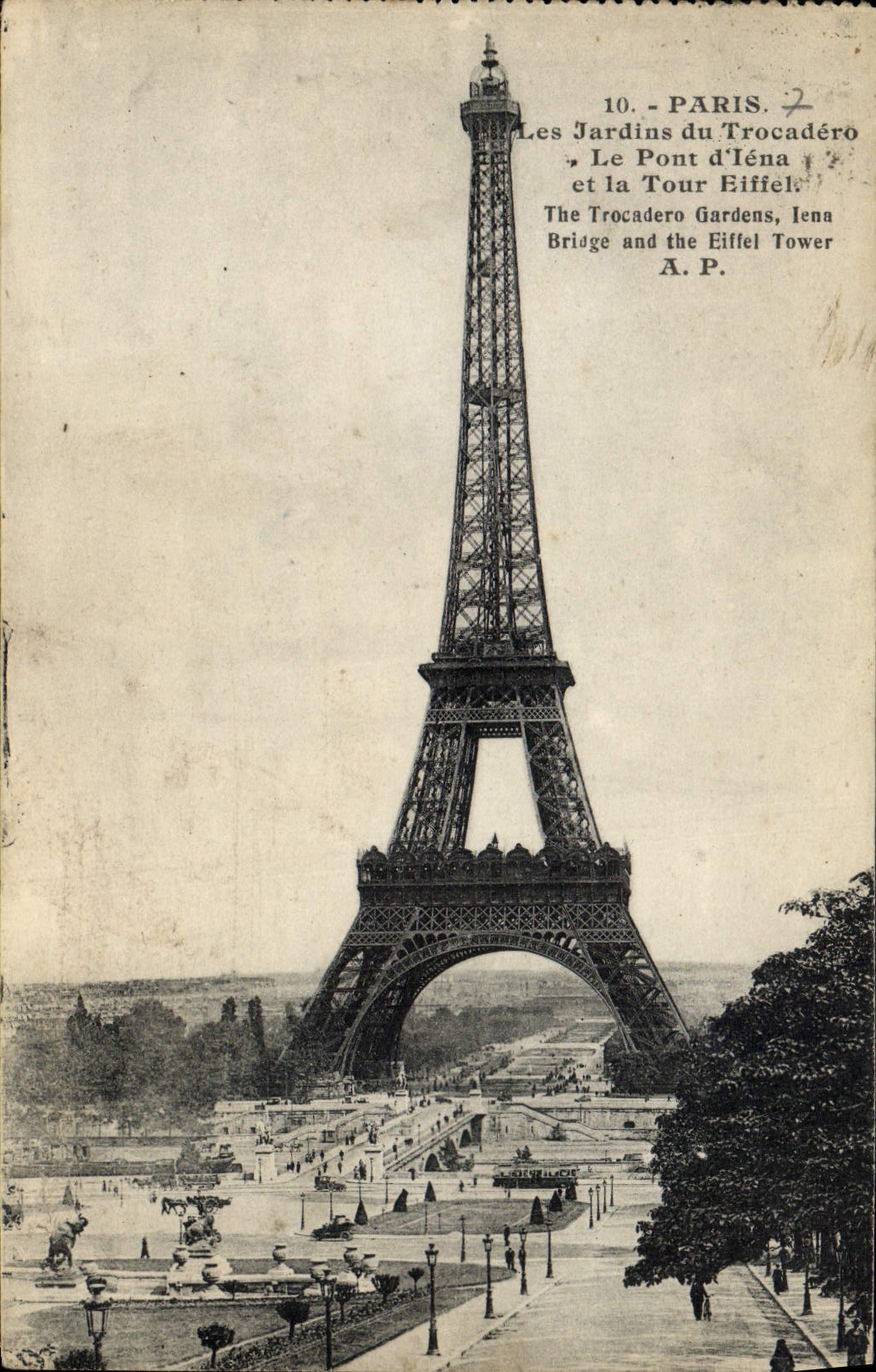 CPA Paris Tour Eiffel Jardins du TRocadero 