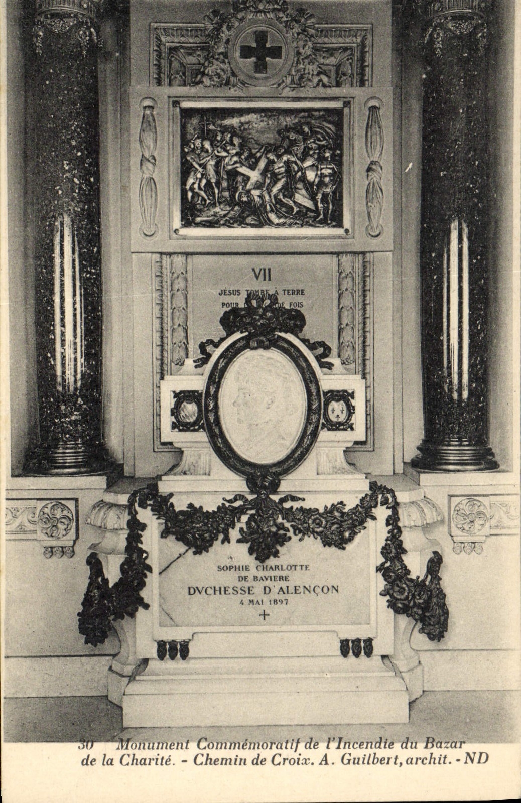 CPA Paris Monuments Commemortatif De l'Incendie Du Bazar De la Charite Chemin de croix