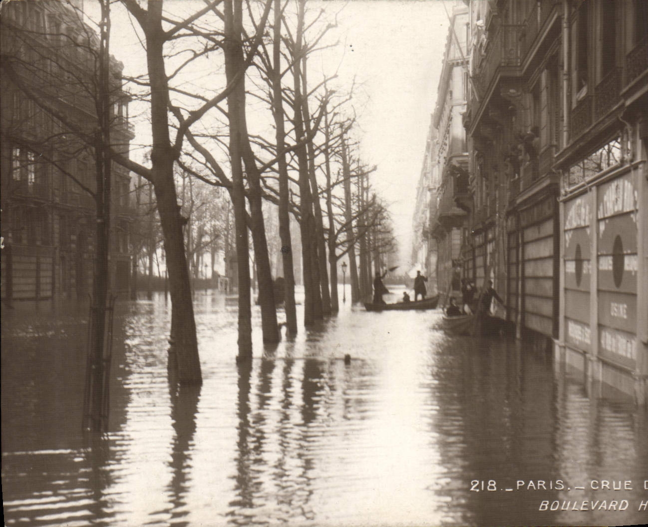 VINTAGE POSTCARD Paris Raw of the Seine Haussmann Boulevard
