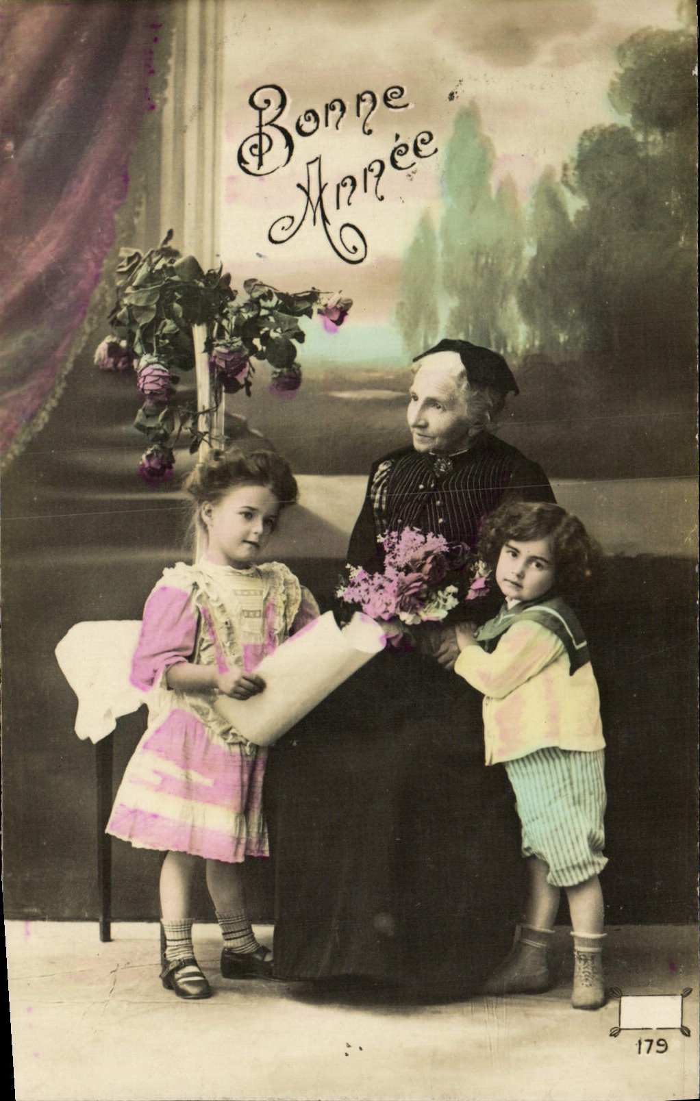 VINTAGE POSTCARD Fantasy Children Large Mother