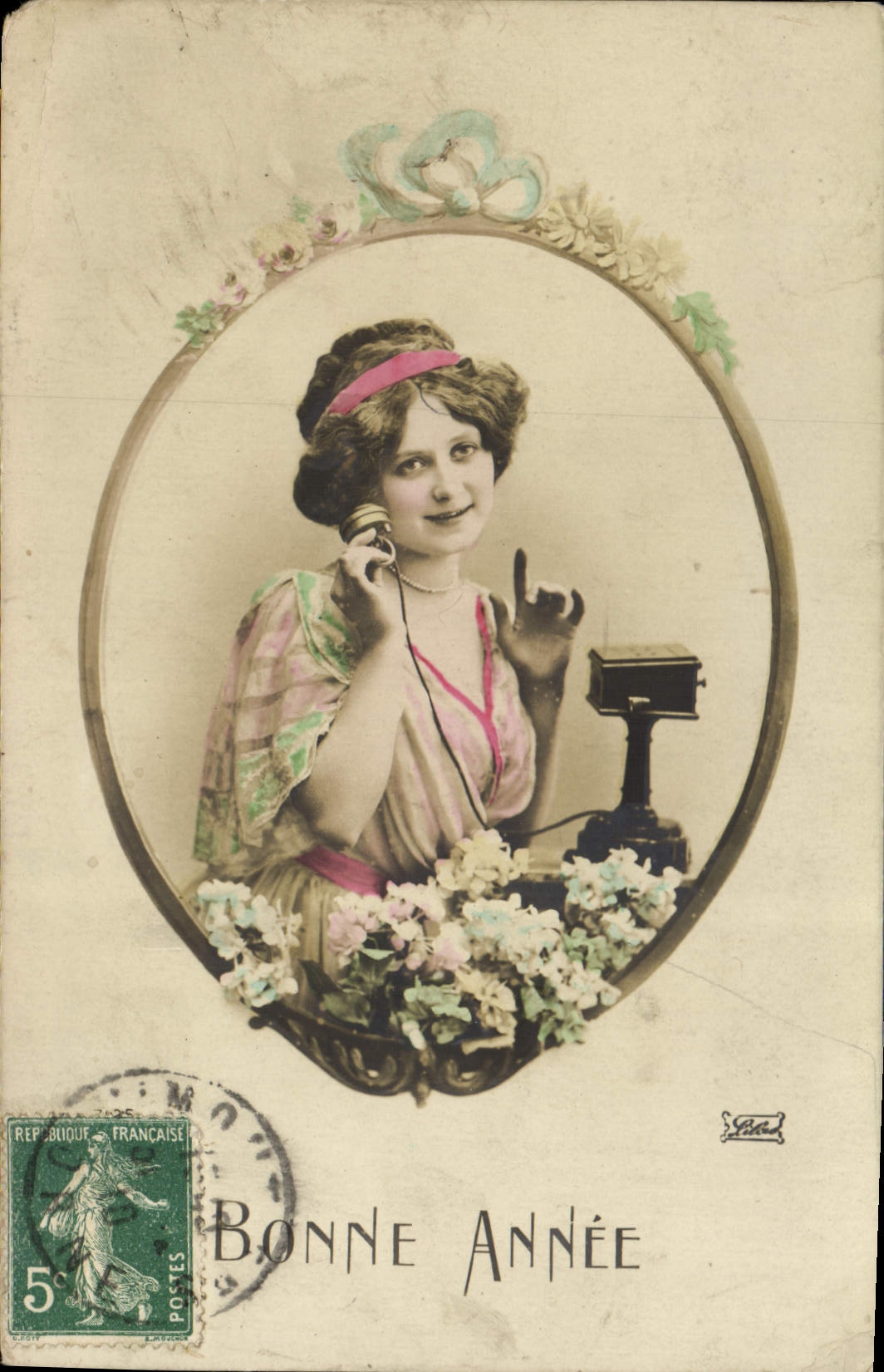 CPA Fantaisie Femme Telephone