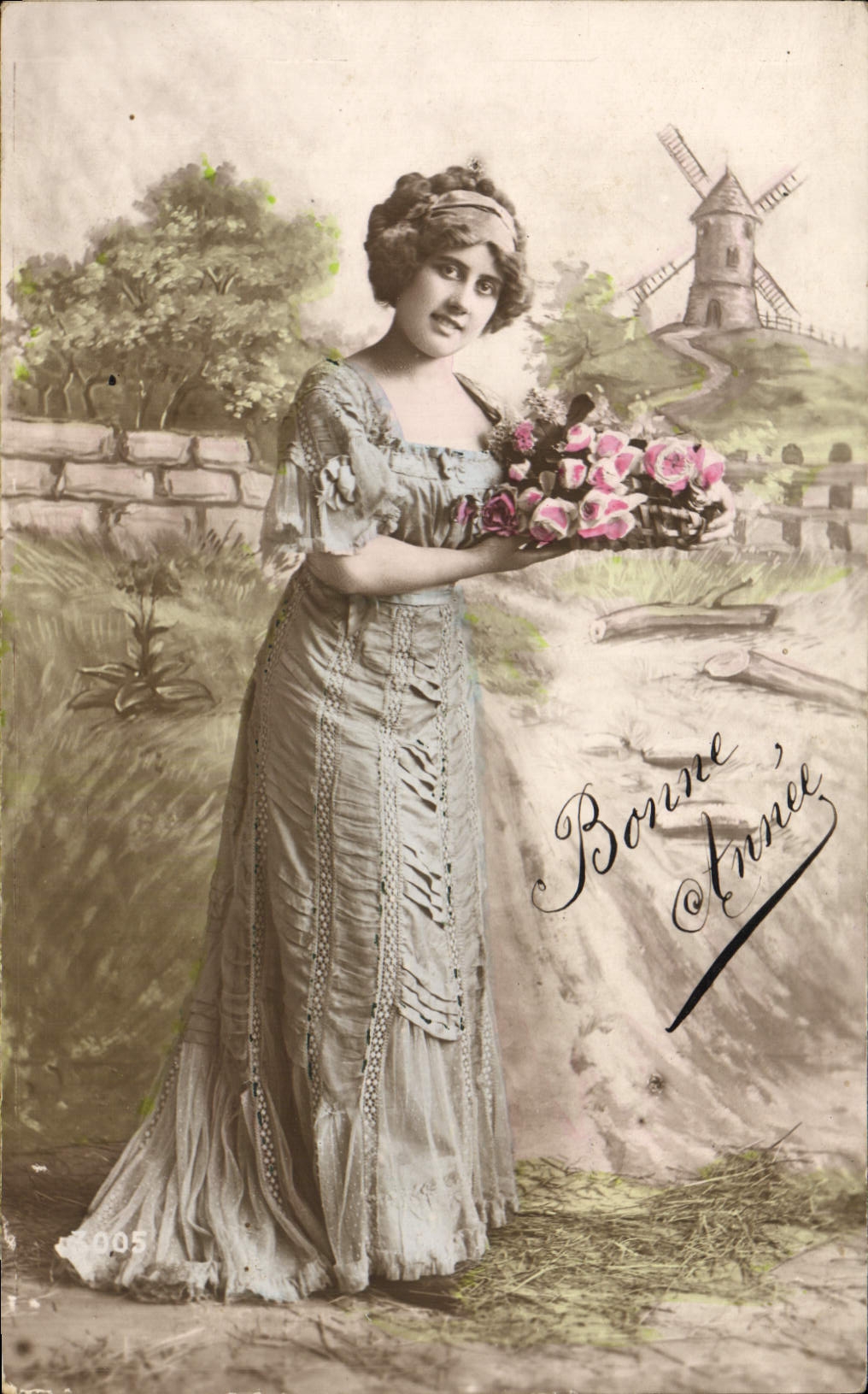 CPA Fantaisie Femme Moulin a vent