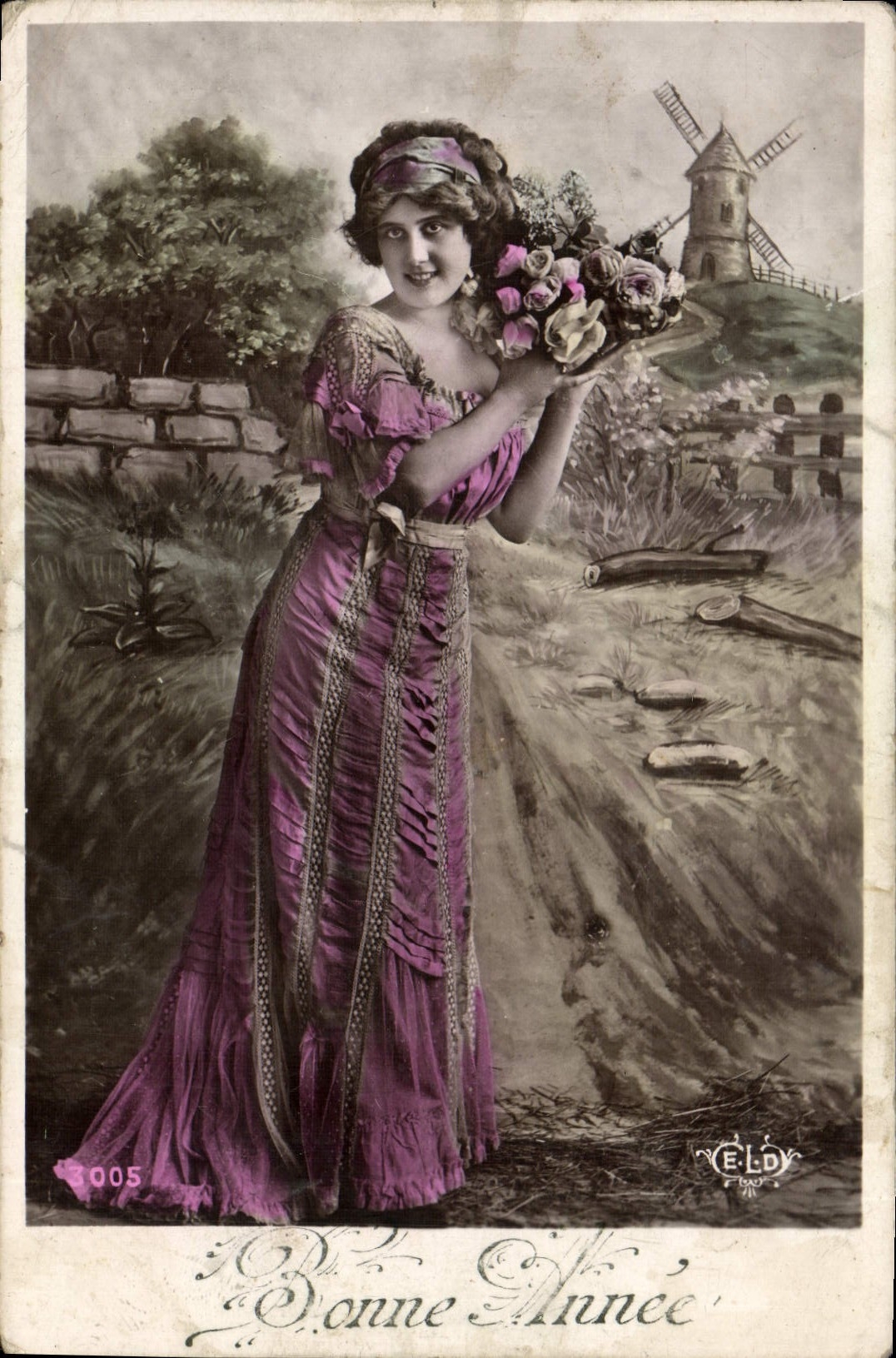 CPA Fantaisie Femme Moulin a vent