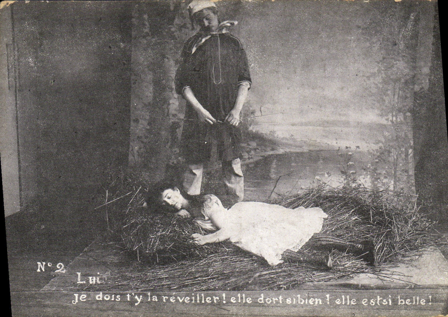 CPA Fantaisie Femme Je dois t'y la reveiller