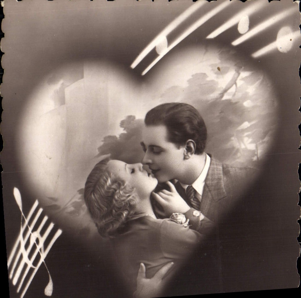 CPA Fantaisie Femme La chanson de mon coeur 