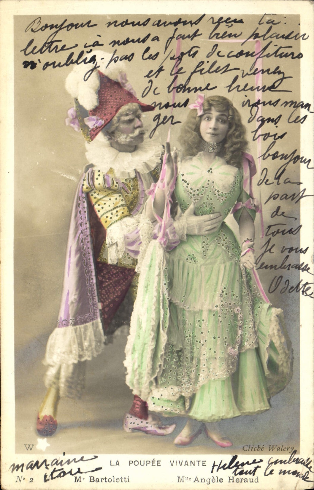 CPA Fantaisie Femme La poupee vivante 