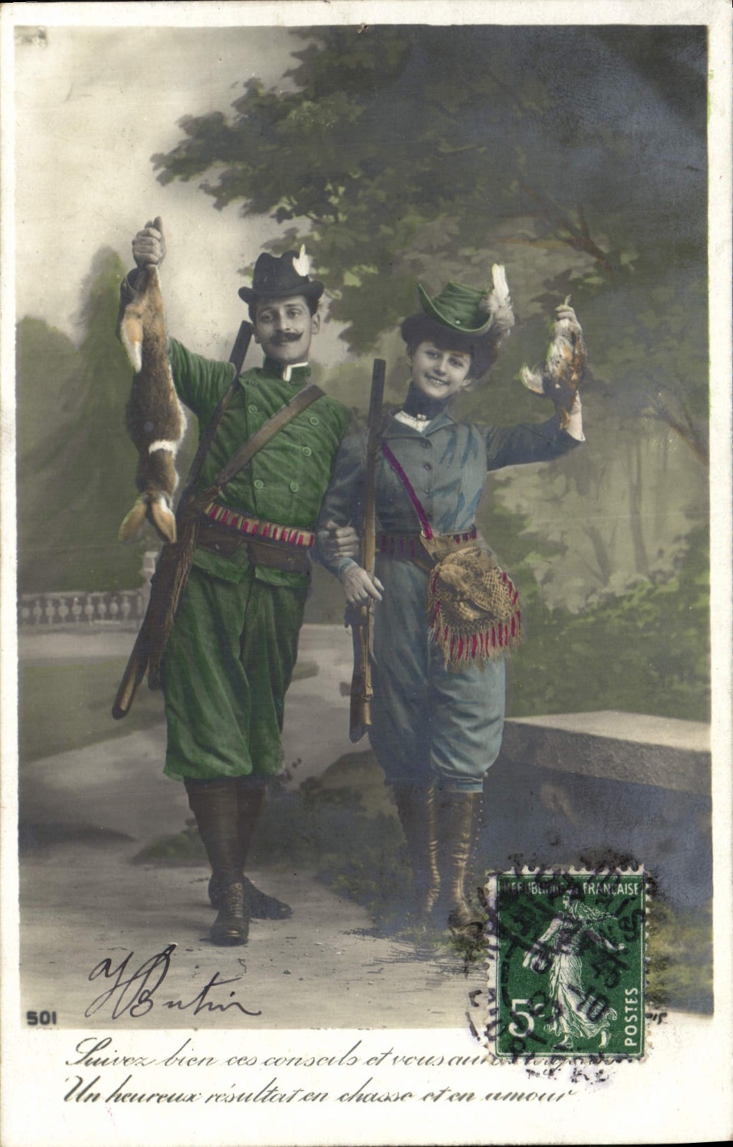 CPA Fantaisie Femme Chasse Chasseur Lapin 