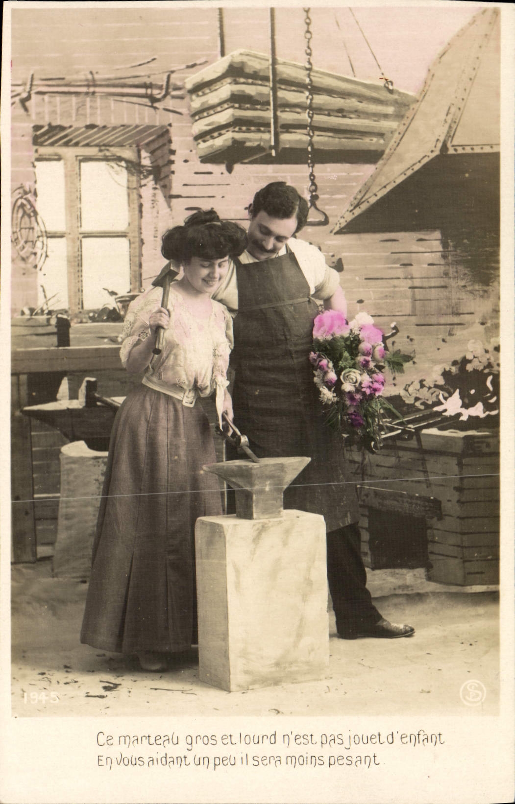 CPA Fantaisie Femme Forgeron 