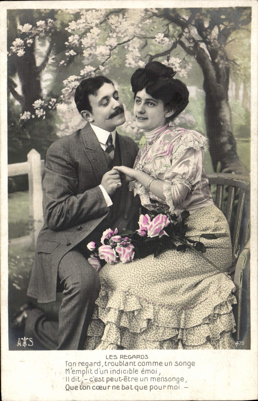 CPA Fantaisie Femme Cueillette de fleurs