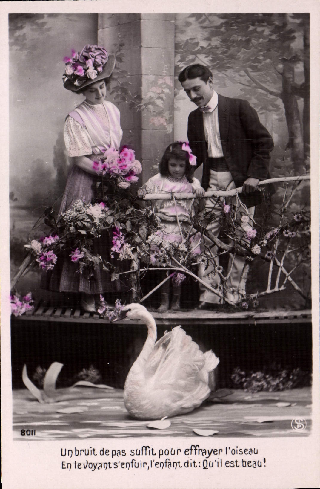 CPA Fantaisie Femme Enfant Cygne