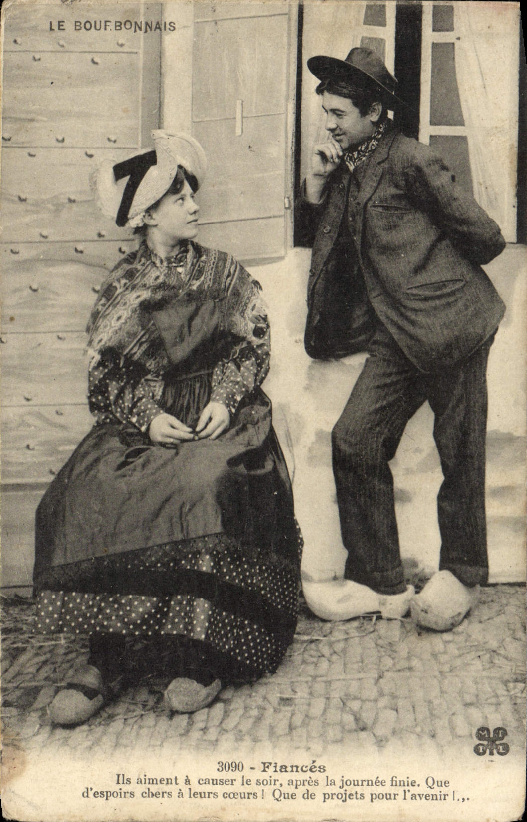 VINTAGE POSTCARD Fantaisie Woman Promise in marriage Folklore Bourbonnais Costume