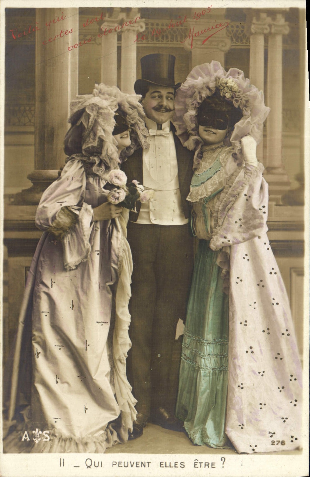 CPA Fantaisie Femmes Masques Carnaval