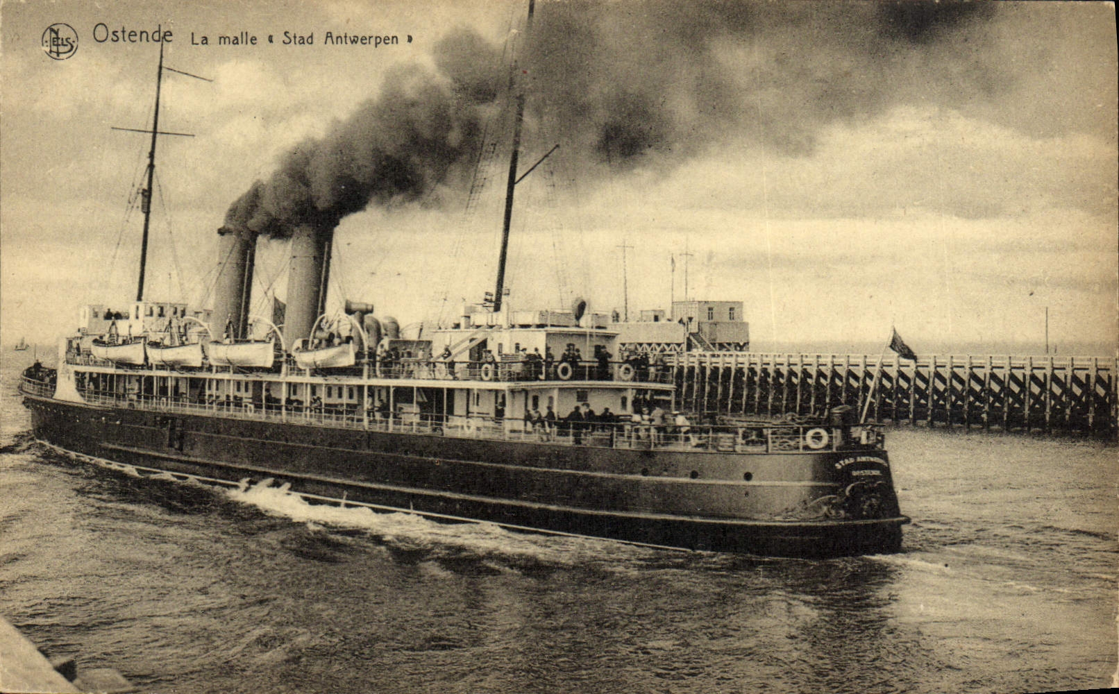 POSTAL Ostende de la VENDIMIA el barco de Stad Antwerpen del tronco
