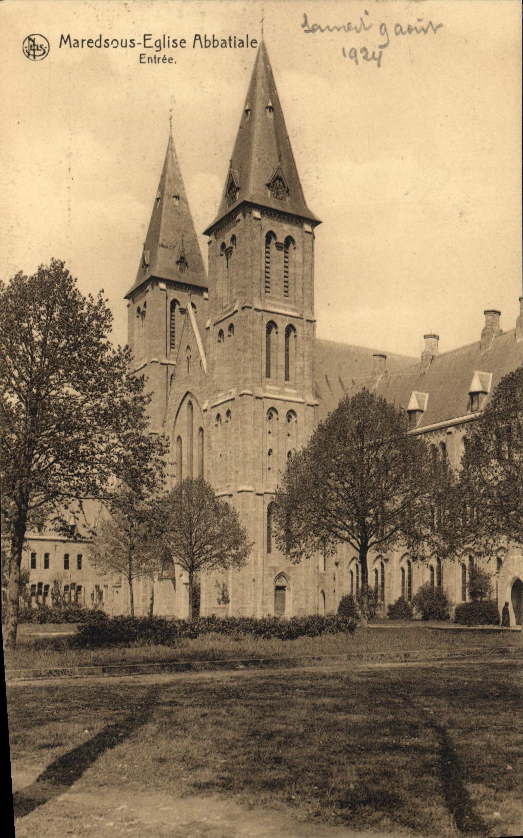 VINTAGE POSTCARD Maredsous Entered Abbey church Abbey