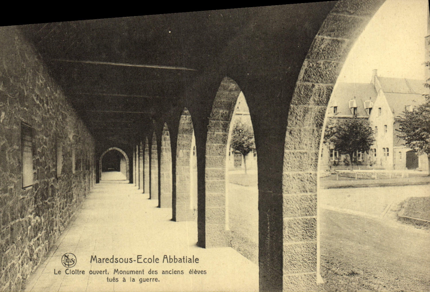 VINTAGE POSTCARD Maredsous Abbey church the open cloister Monument of the former students kill with the war