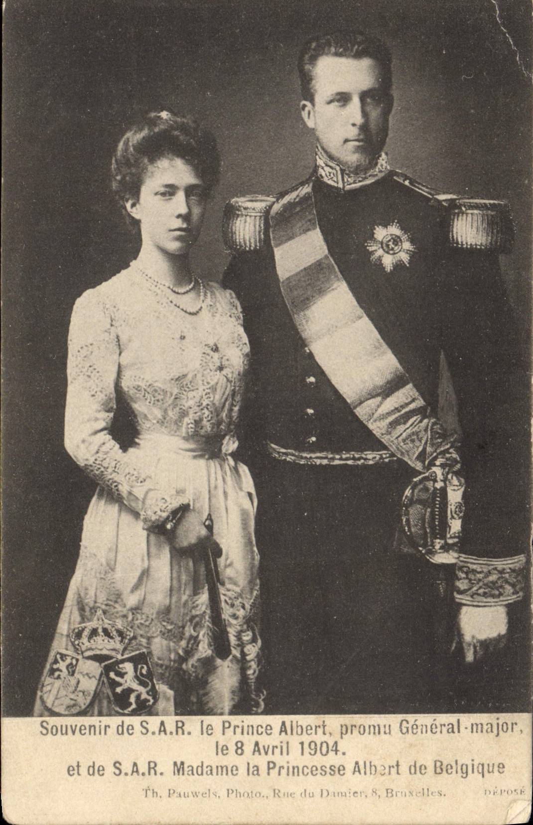 VINTAGE POSTCARD Brussels Souvenir of SAR Prince Albert and the princess